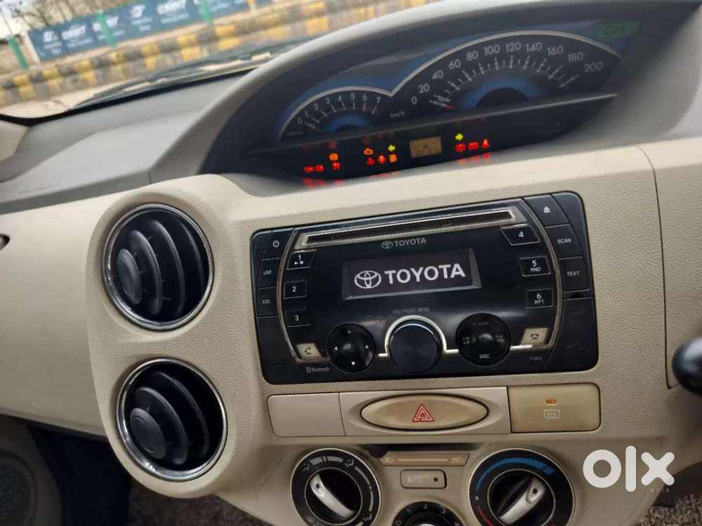 Toyota Etios 1.5 V, 2012, Petrol