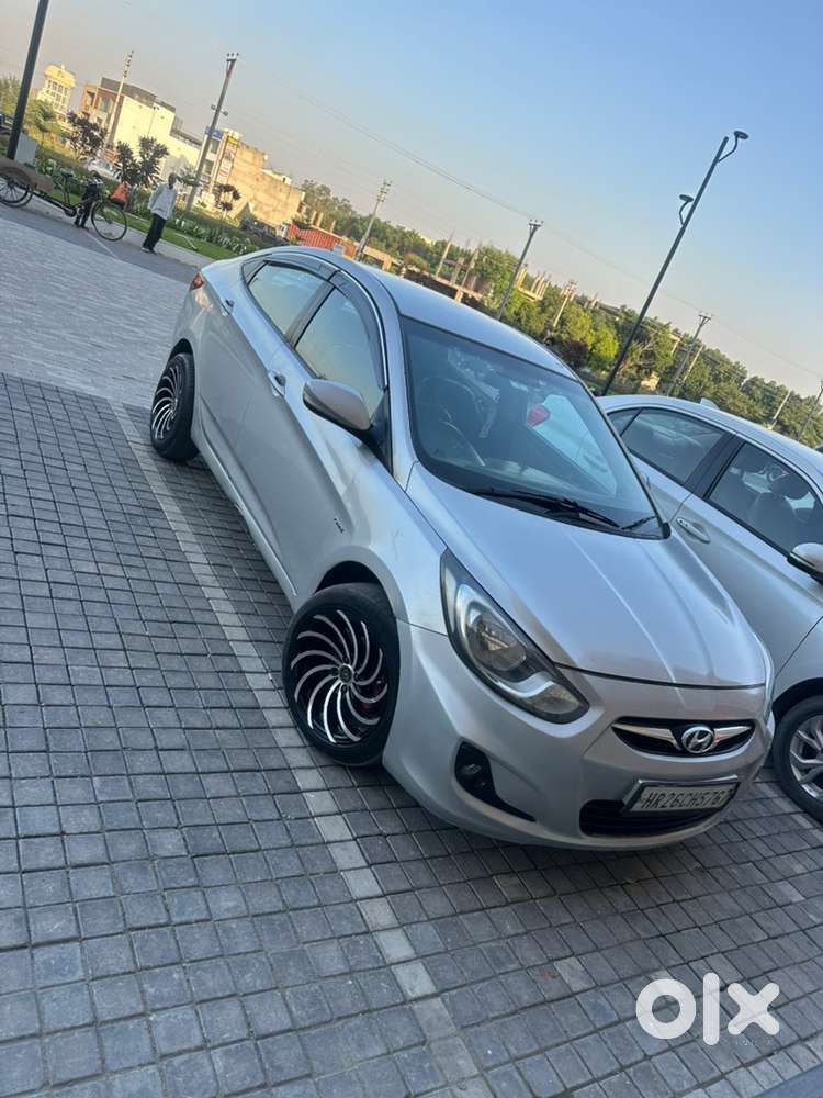 Hyundai Verna 2014 Diesel 147000 Km Driven. New Michelin Tyres,