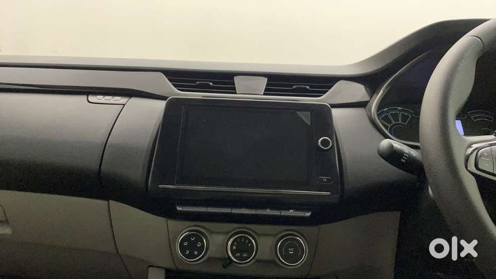 Renault Triber Rxt, 2023, Petrol