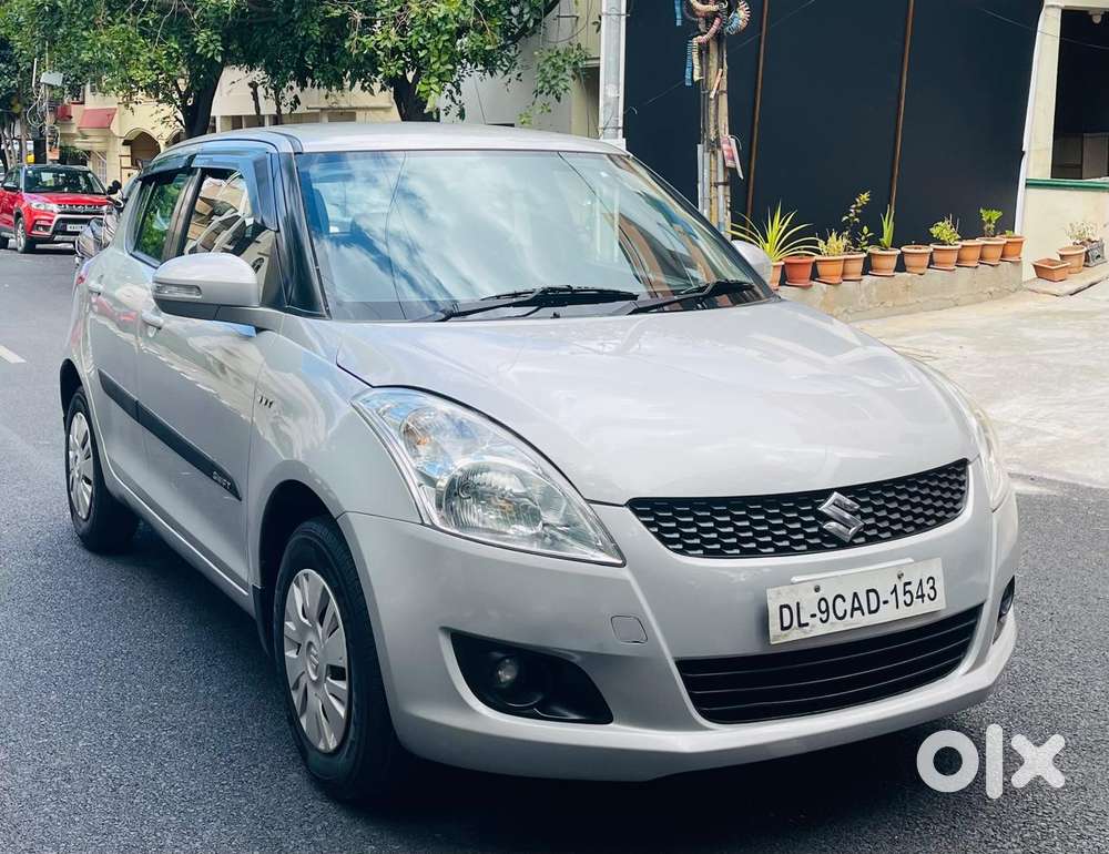 Maruti Suzuki Swift Vxi 1.2 Abs Bs-iv, 2012, Petrol