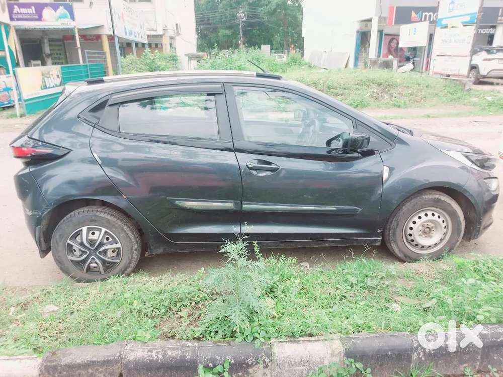Tata Altroz Xe Petrol 2021