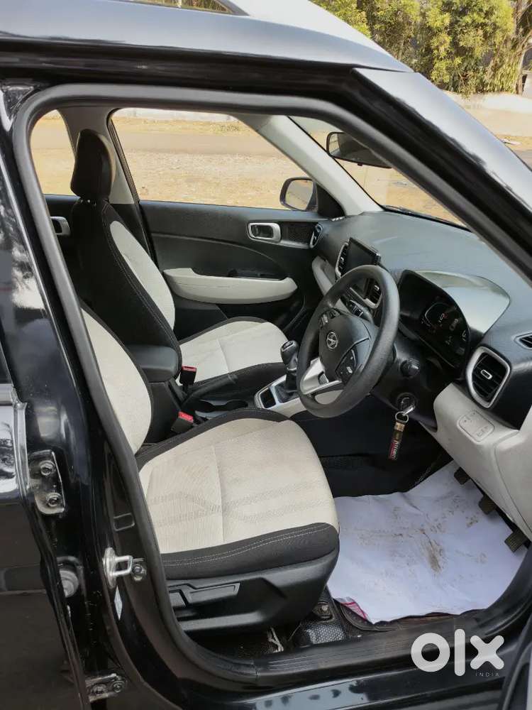 Hyundai Venue 2023 Diesel 20000 Km Driven