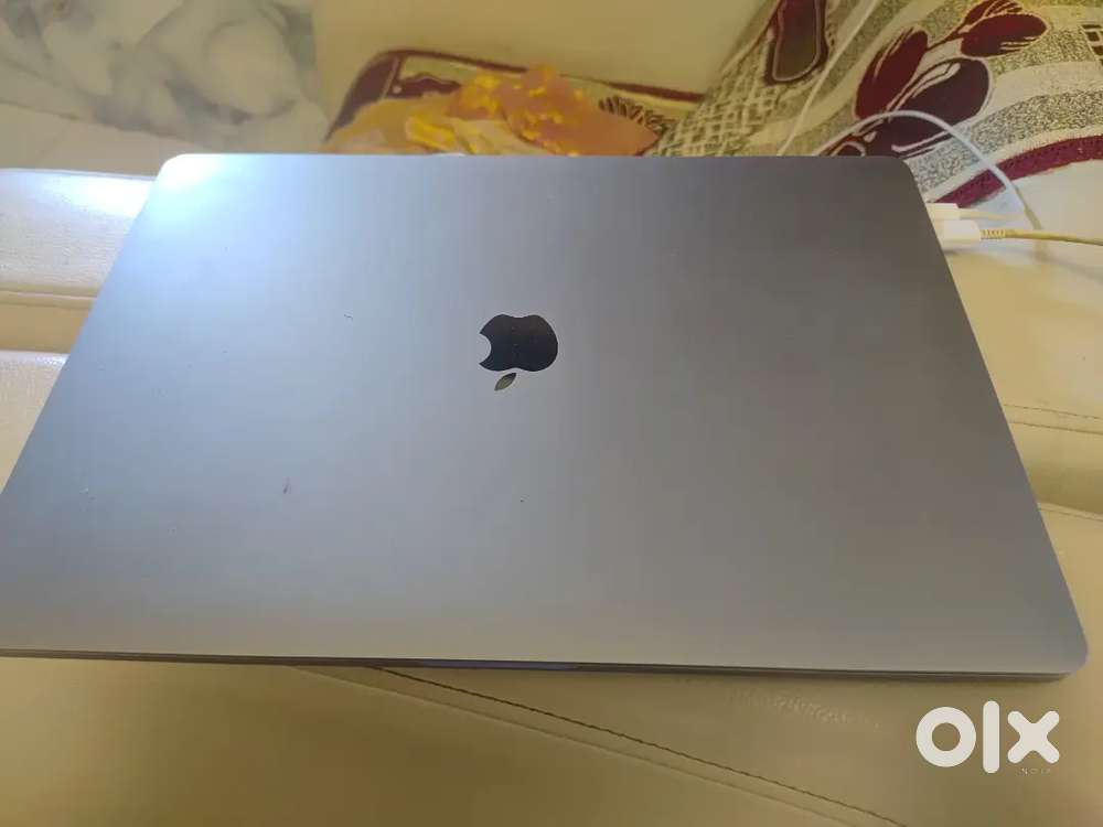 In a very good condition Macbook A2141 5.5gb of grapics and 16 ram