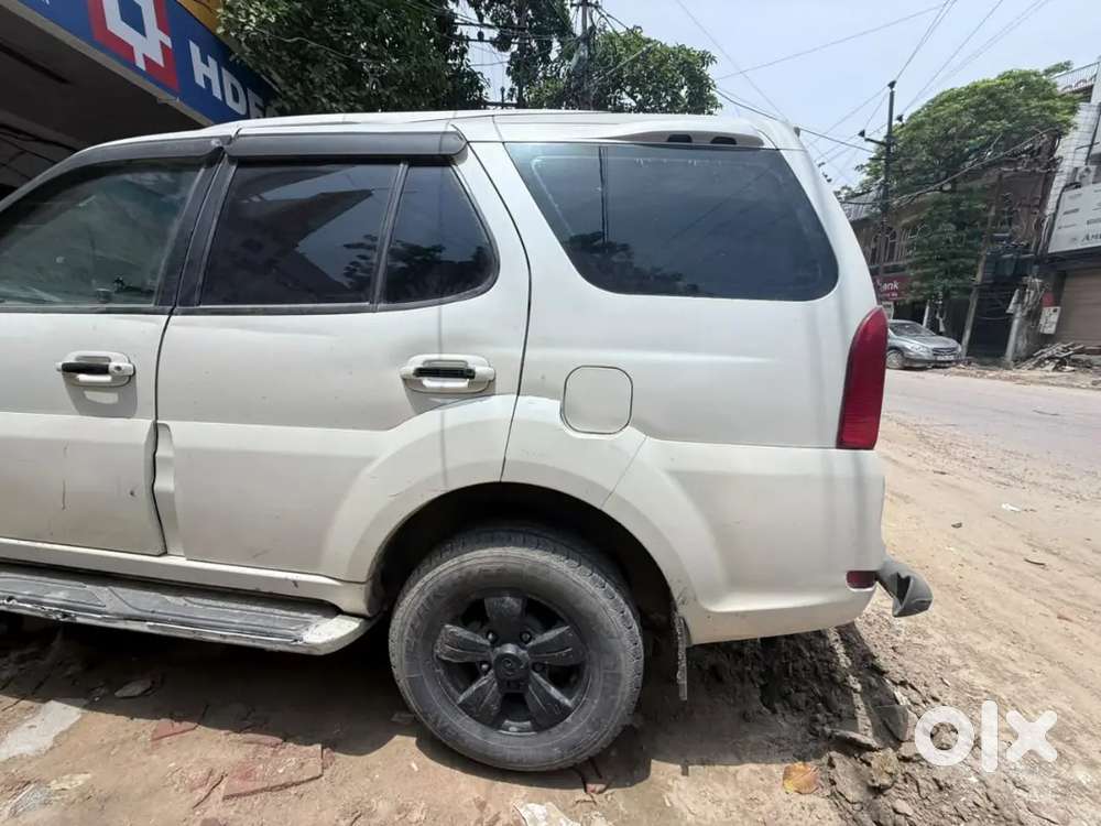 Tata Safari Storme 2014