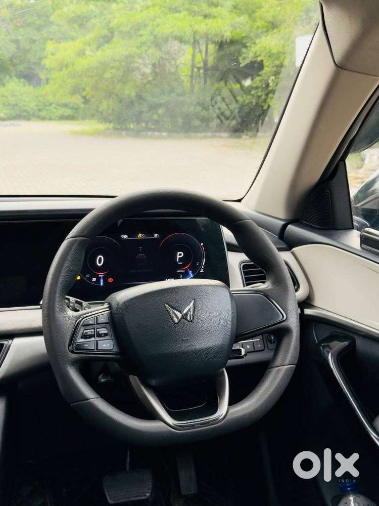 Mahindra Xuv700 2.2 Ax 5 Diesel At 7 Str, 2022, Diesel