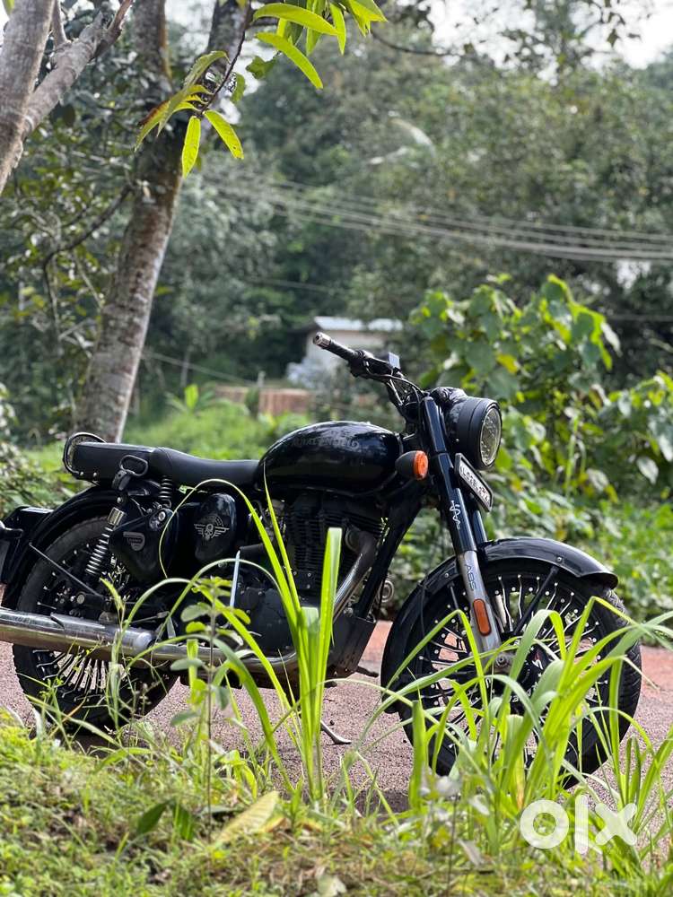 Jet Black Bullet Electra 350 Black Colour Images Royal Enfield