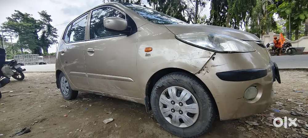 Well Maintained Car, All Four Tyres Are New, Cng Kit Installed.