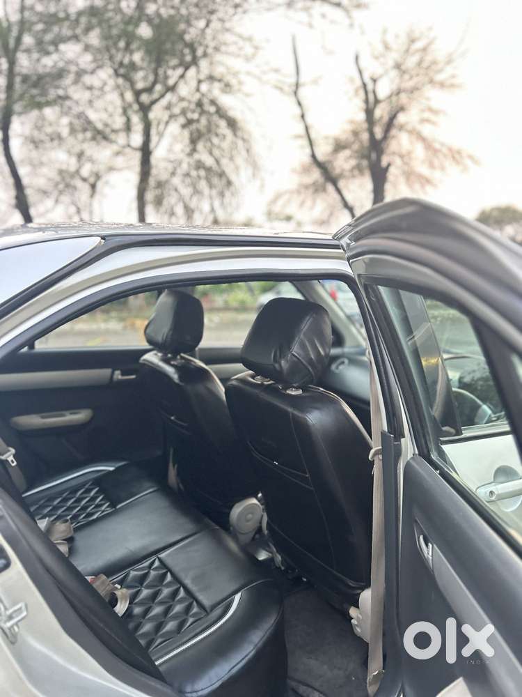 Maruti Suzuki Swift Dzire Zxi, 2011, Petrol