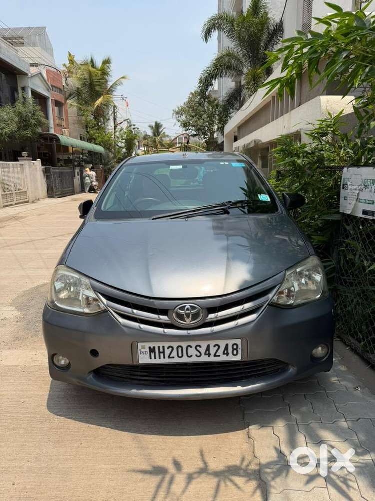 Toyota Etios Liva 2013 Petrol Well Maintained