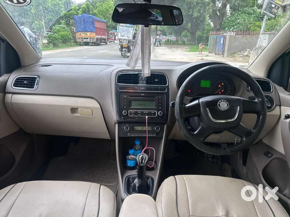 Skoda Rapid 1.6 Ambition 2013 Top Model