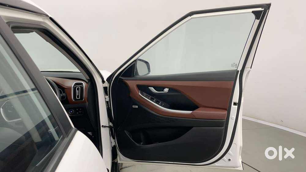 Hyundai Alcazar 2.0 Signature (o) Petrol At 7 Str, 2022, Petrol