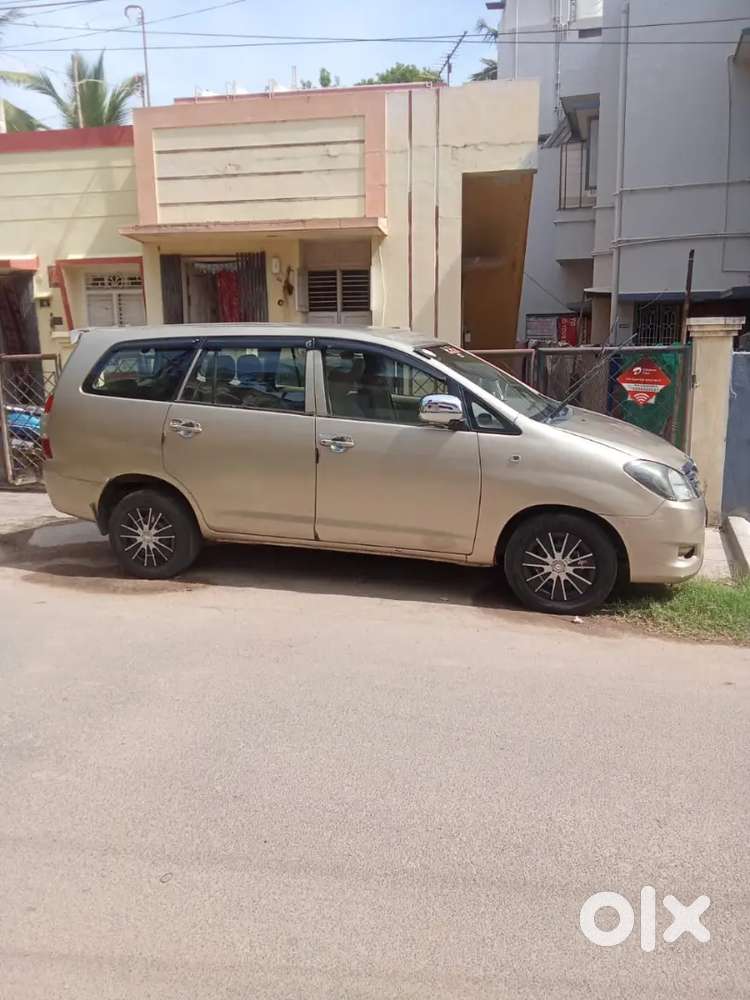 Toyota Innova Hycross 2007 Diesel 100000 Km Driven