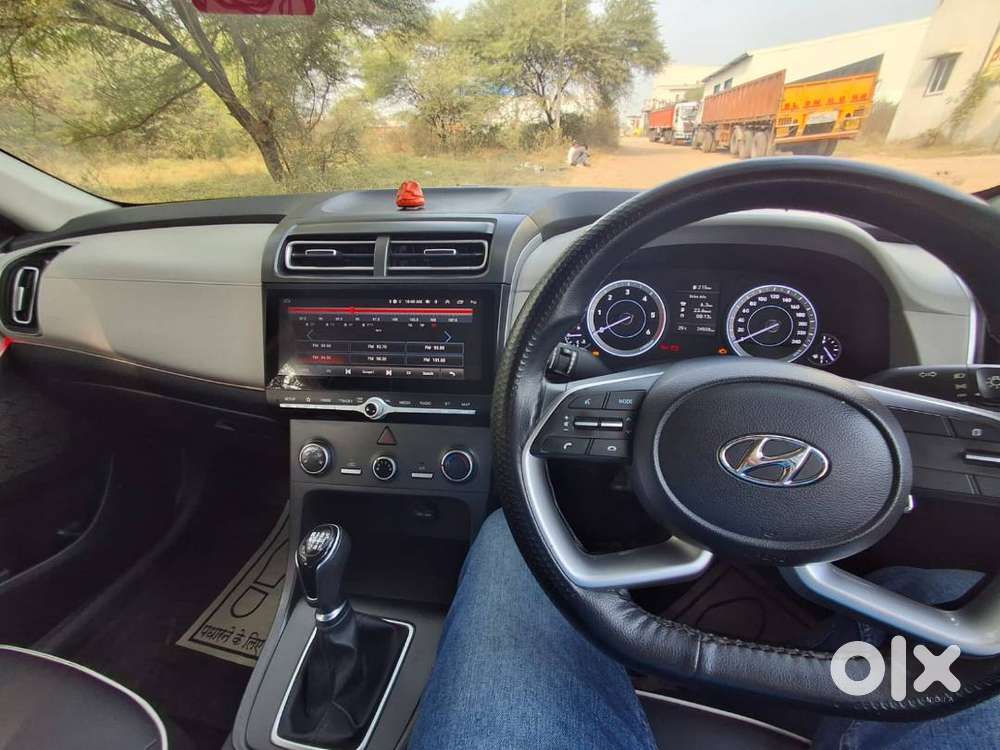 White Creta Diesel Jan2023 Model 24500kms 1st Owner