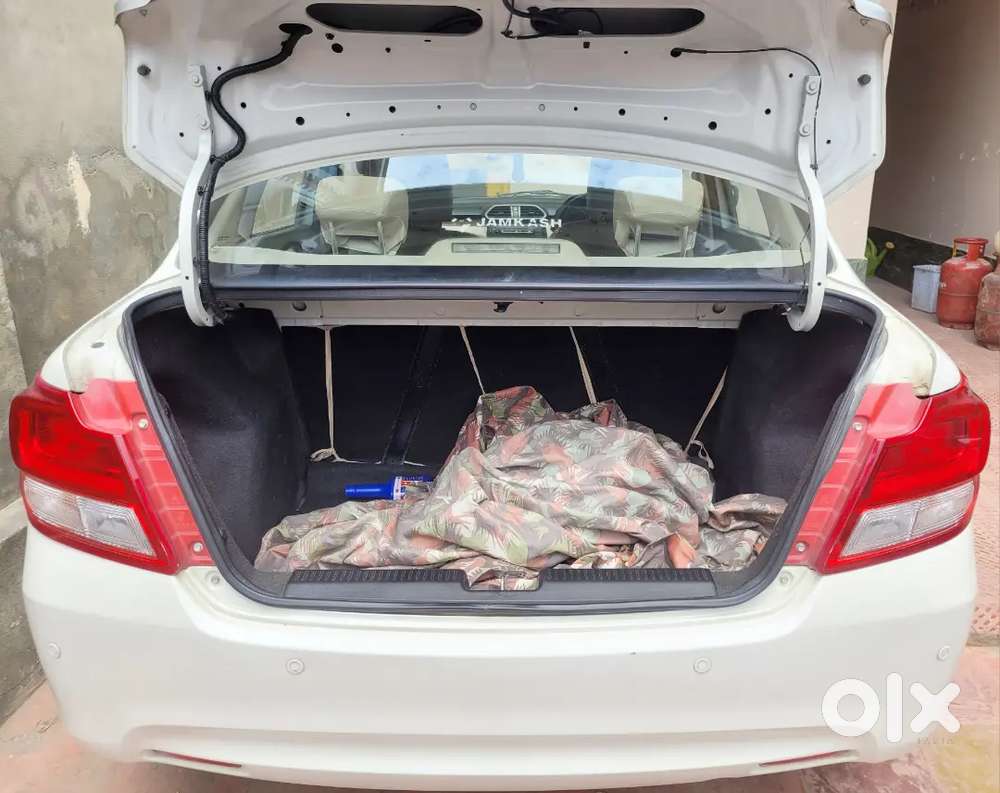 Maruti Suzuki Dzire 2019,automatic,bs6,petrol,1st Owner,white