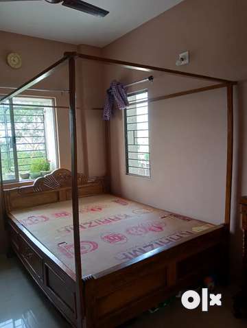 5*7 Deewan Bed with mosquito net stand - Beds & Wardrobes - 1687528909