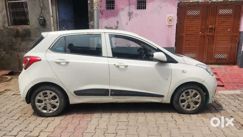 Hyundai Grand I10 2017 Diesel 130000 Km Driven