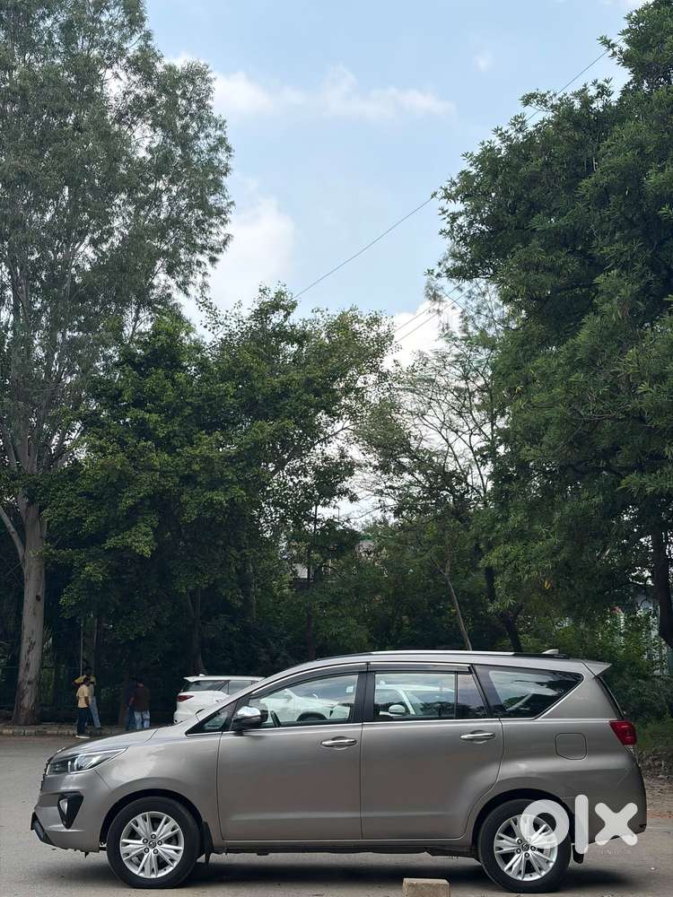Toyota Innova Crysta, 2017