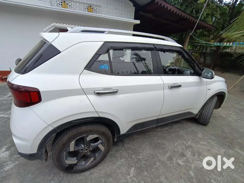 Hyundai Venue Imt Top Model 2021 Petrol Well Maintained