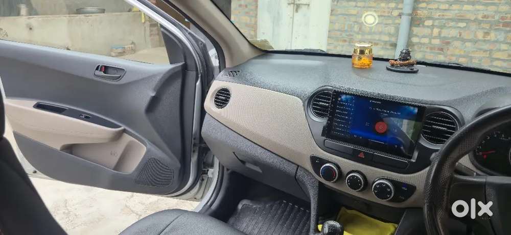 Teacher Driven Hyundai Grand I10 2017 Diesel.  Zero Depreciation Insur