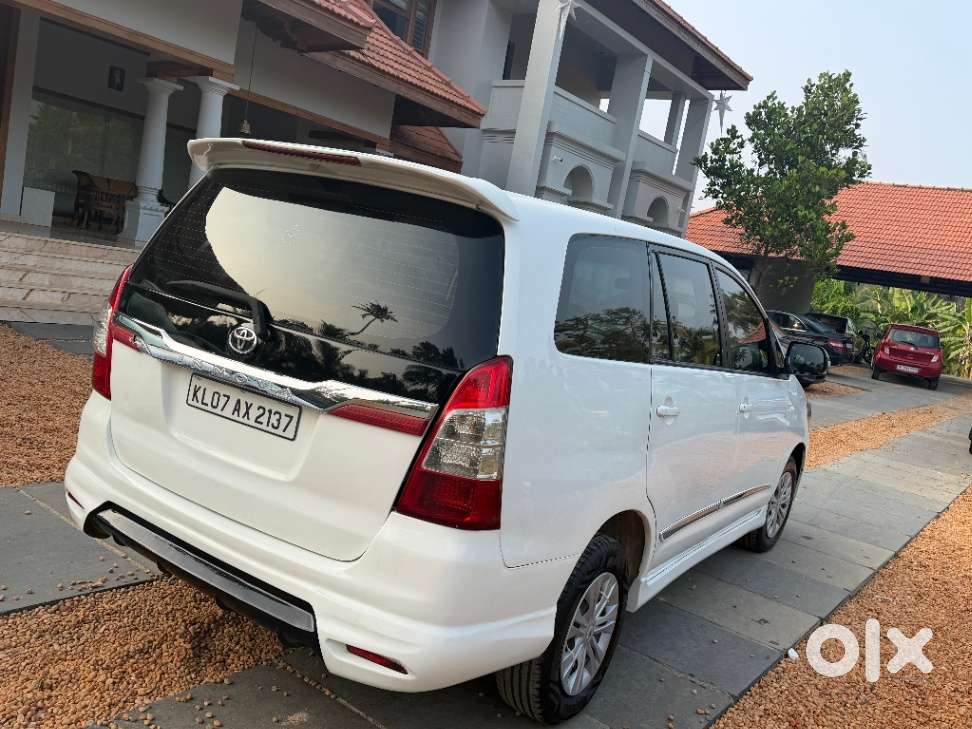 Toyota Innova, 2005