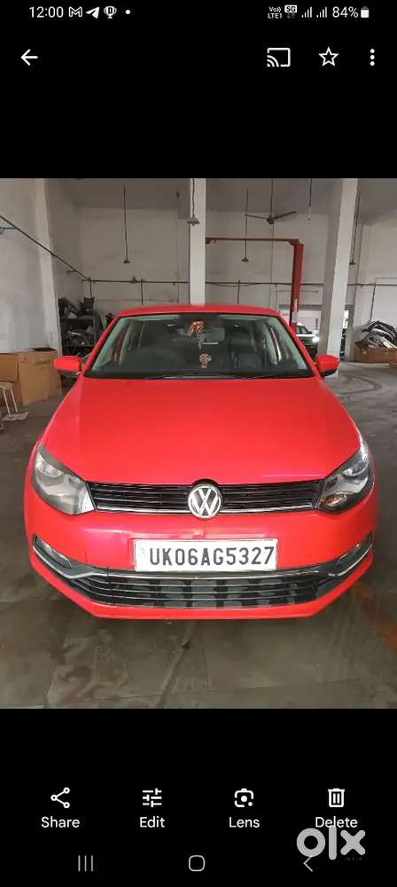 कार का बेचना है।