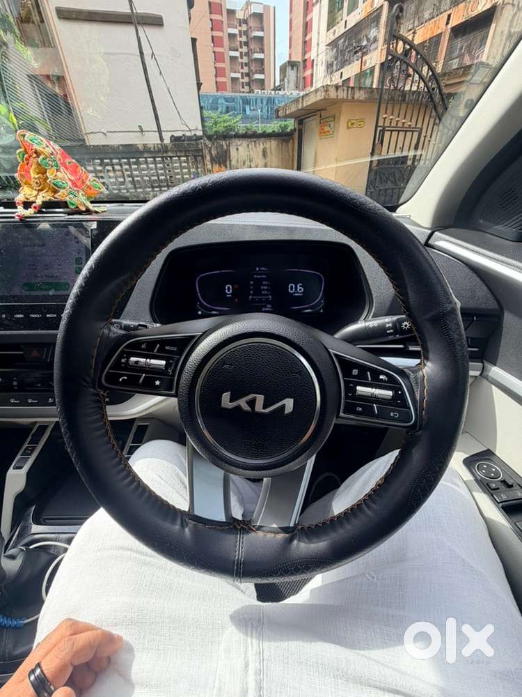 Kia Carens Petrol -   2022  22,354 Km  Single Owner