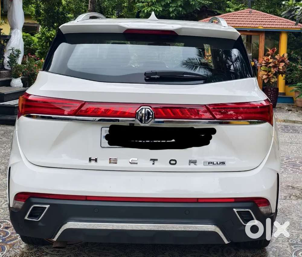 Mg Hector Plus 2023 Petrol 19000 Km Driven