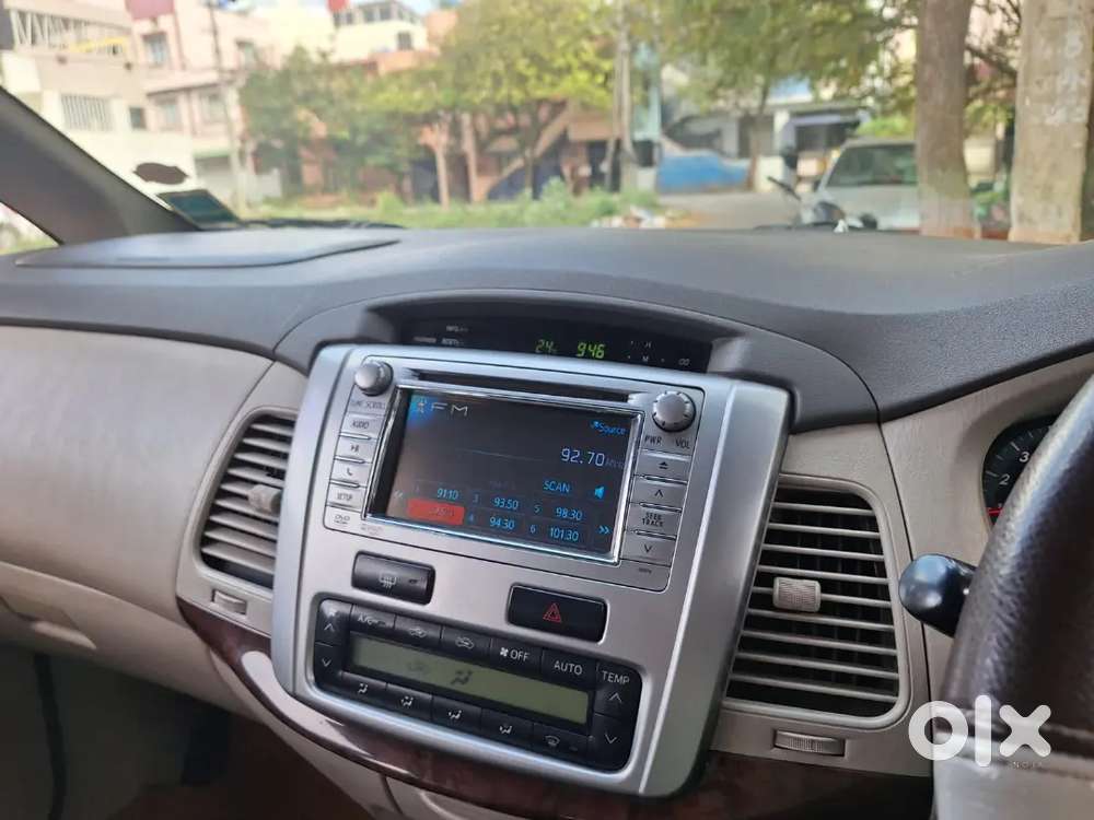 Toyota Innova 2013 Diesel 130000 Km Driven