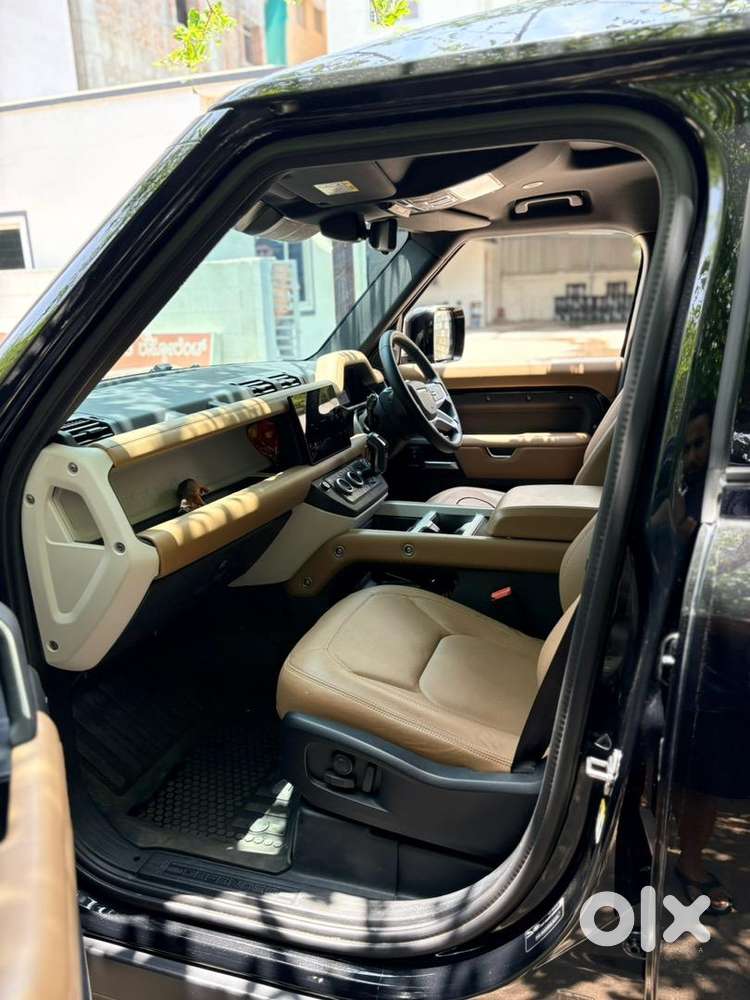 Defender Black Colour 6 Months Old Ka Registered With Fancy No