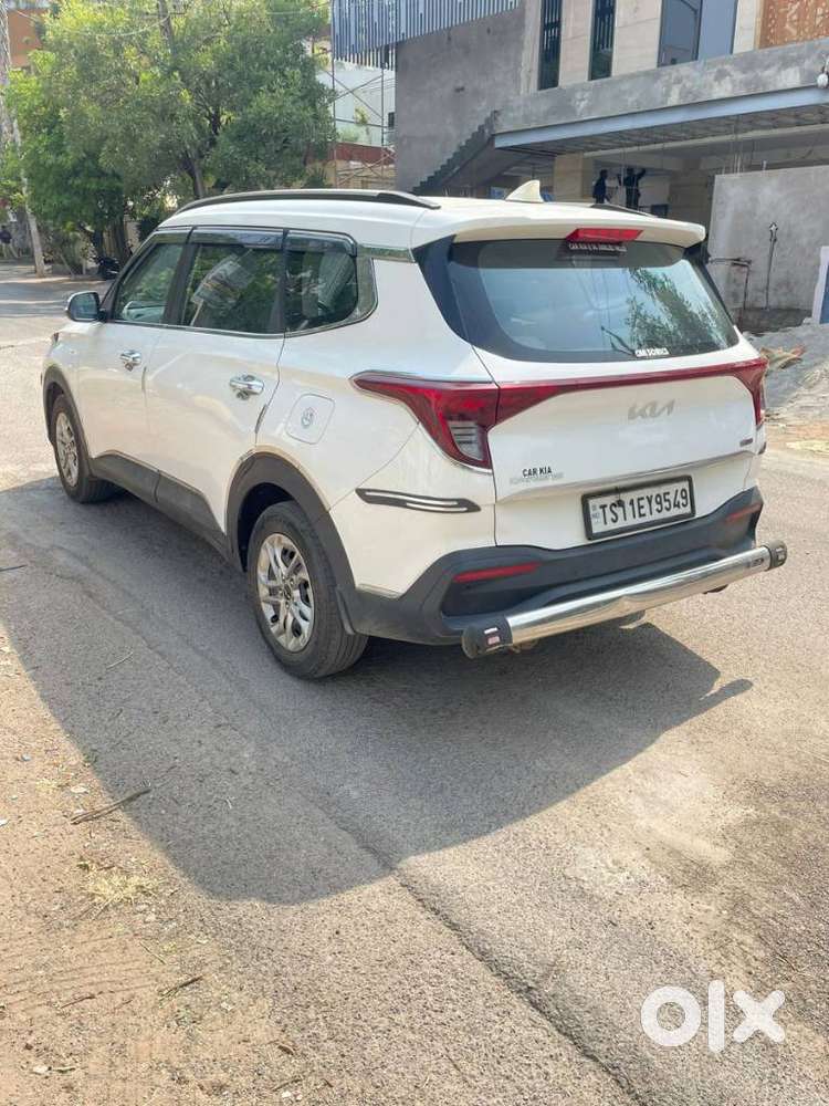 Kia Carens, 2023, Petrol
