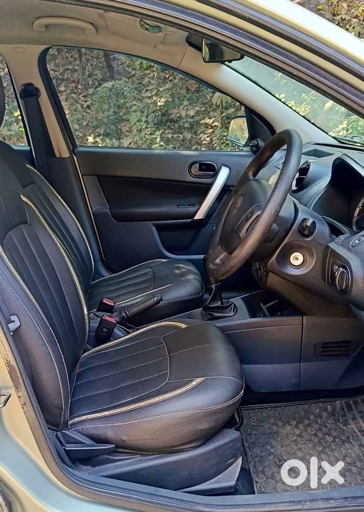 2013 Ford Classic Well Maintained