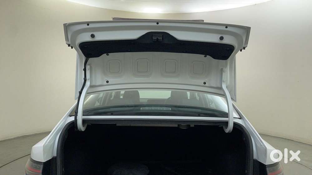 Hyundai Verna 1.5 Sx (o) Turbo Petrol Dct, 2023, Petrol