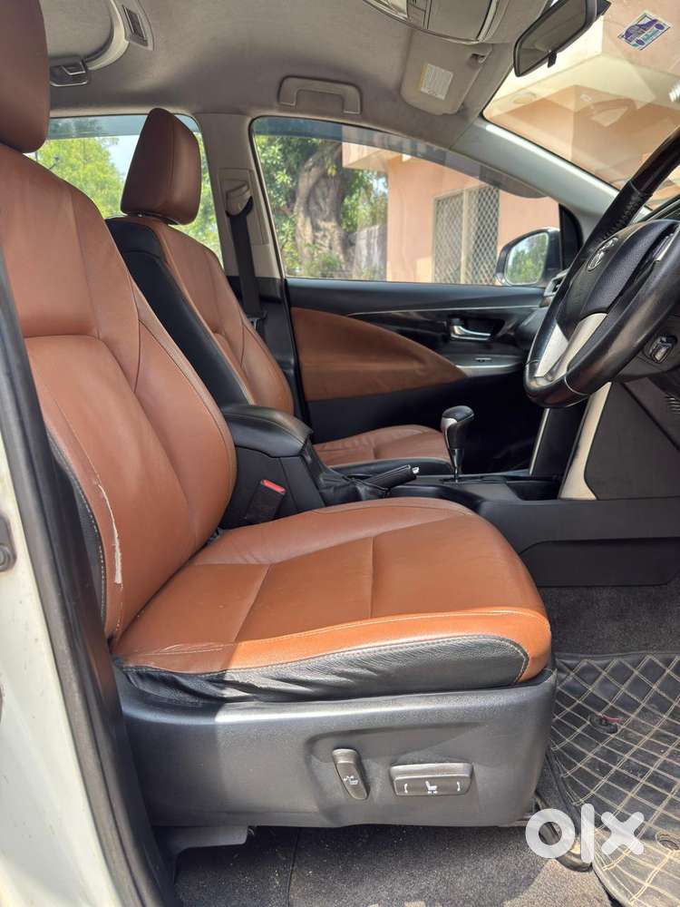 Toyota Innova Crysta 2.8 Z, 2016, Diesel