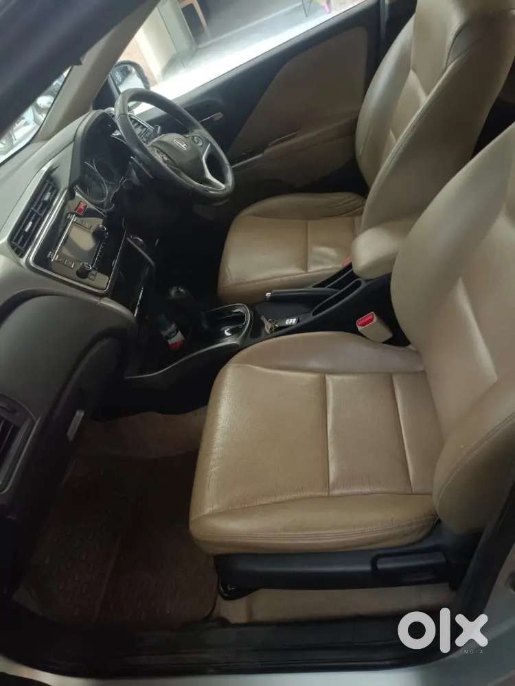 Honda City I-vtec Automatic Top Model With Sunroof
