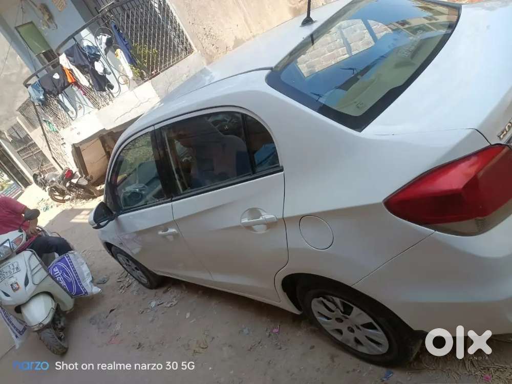 Honda Amaze 2015 Petrol Cng On Pepar Good Condition