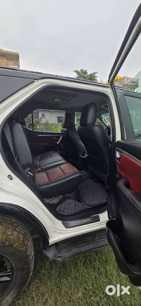 Toyota Fortuner Leader Edition (at), 2025, Diesel