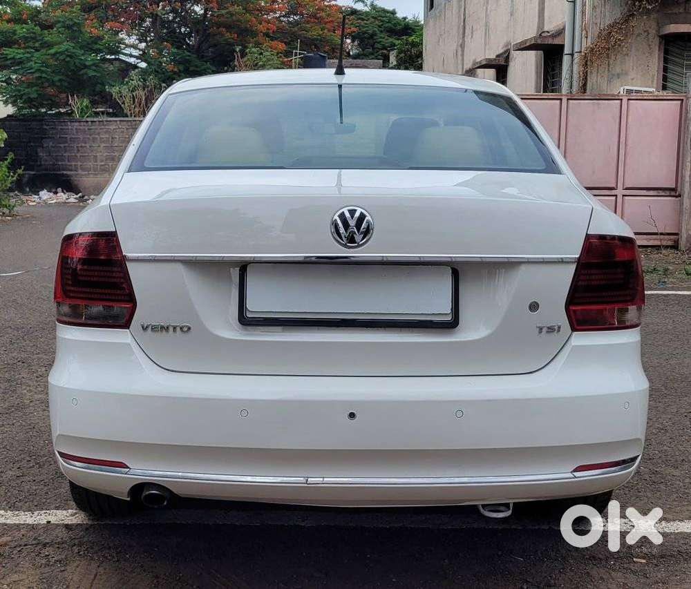 Volkswagen Vento 1.2 Tsi Highline Plus At, 2016, Petrol