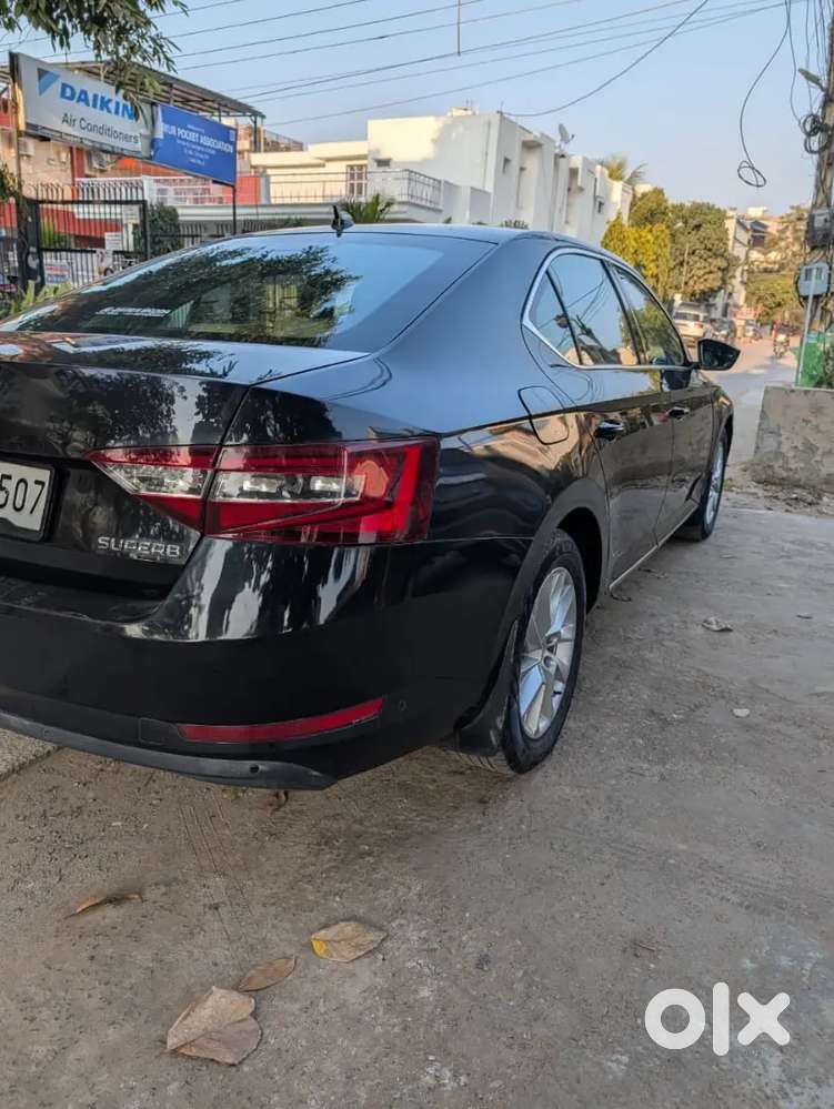 Skoda Superb L&k 2018 Petrol 82000 Km Driven