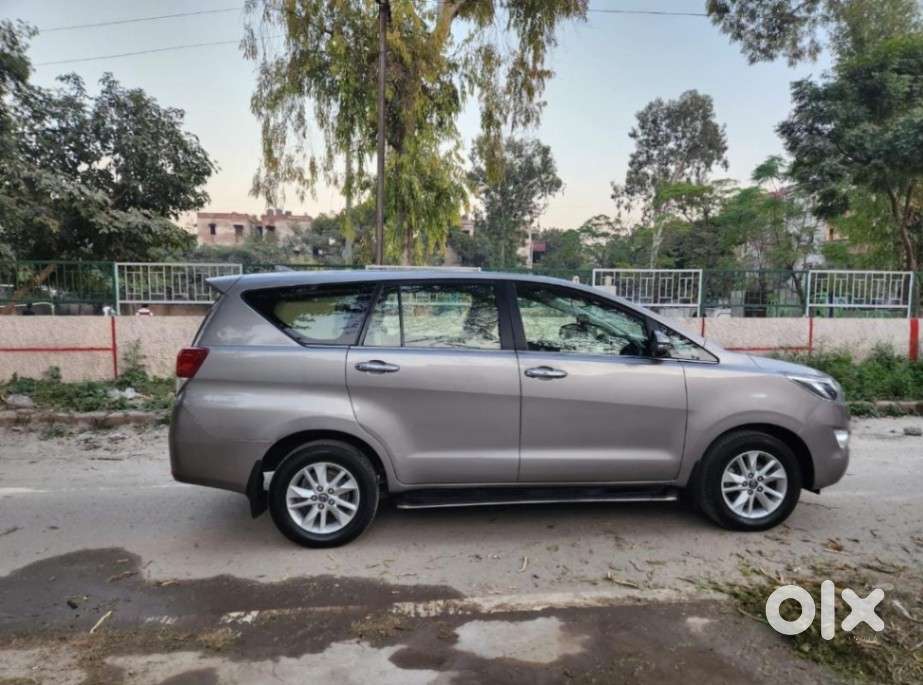 Toyota Innova Crysta