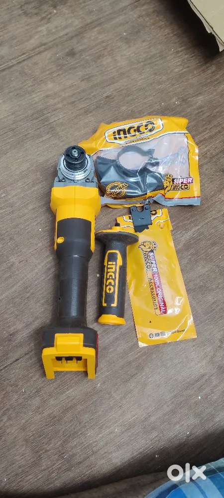 Ingco CAGLI261023 cordless angle grinder