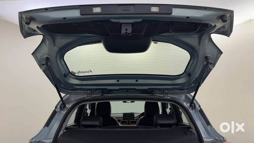 Tata Punch 1.2 Revotron Creative Amt Dual Tone, 2023, Petrol