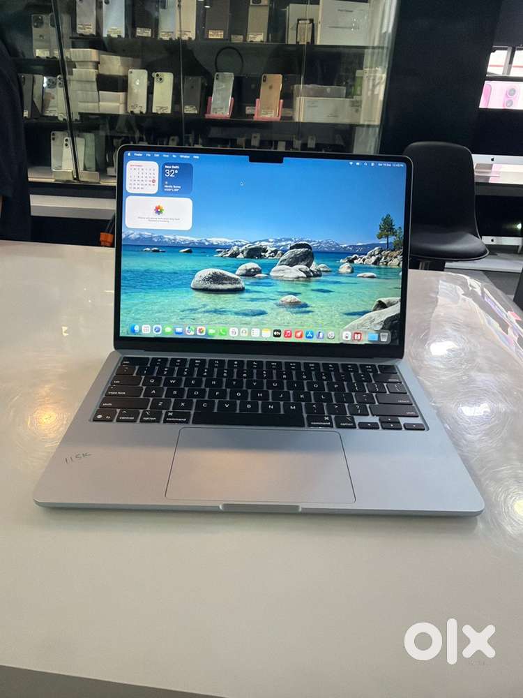 New Model 1 Year Warranty MacBook Air M4 Chip 16GB RAM 256GB 13inch