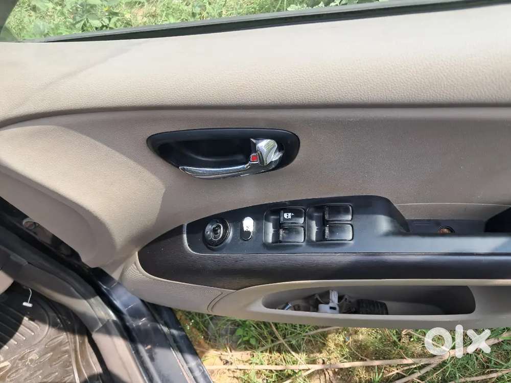 Hyundai I10 2011 Cng On Paper 2031 Valid Ac Not Working Compressor Iss
