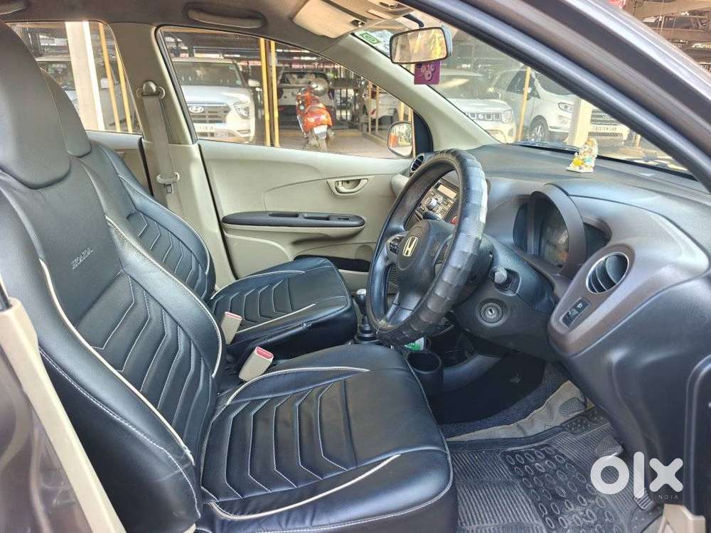 Honda Brio V Mt, 2013, Petrol