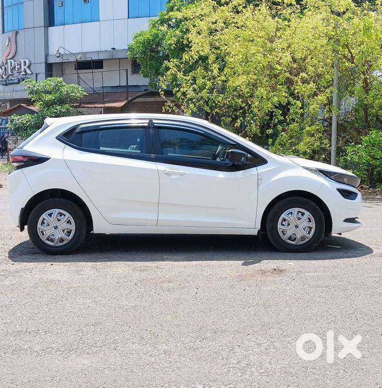 Tata Altroz, 2022, Petrol