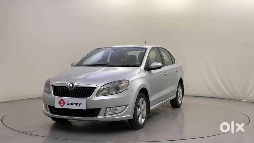 Skoda Rapid [ ] 1.6 Style Plus Mpi At, 2016, Petrol