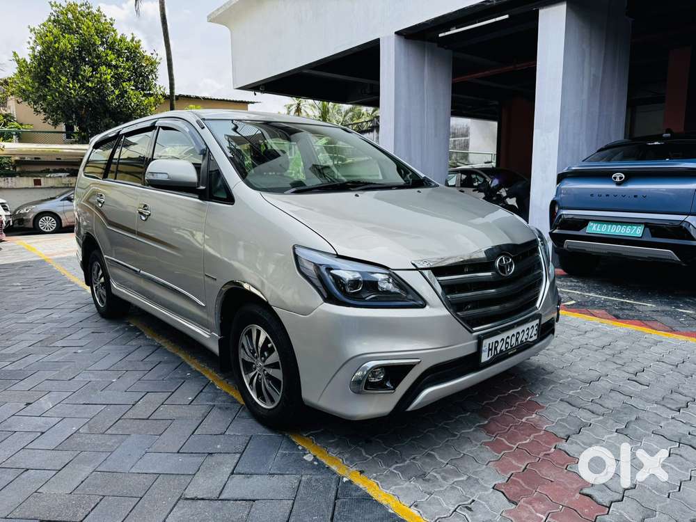 Toyota Innova 2.5 Zx 7 Str Bs-iv, 2015, Diesel