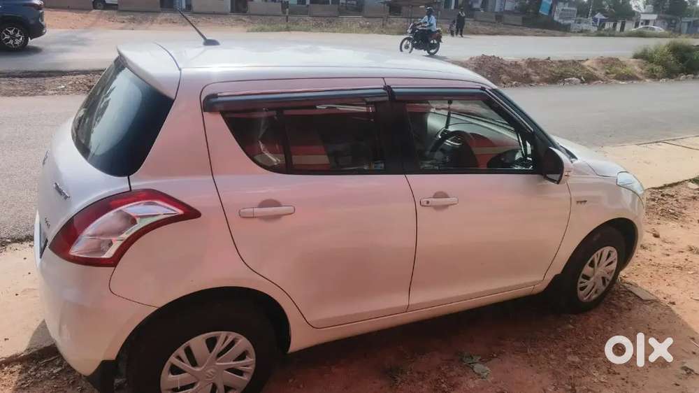 Maruti Suzuki Swift Vxi