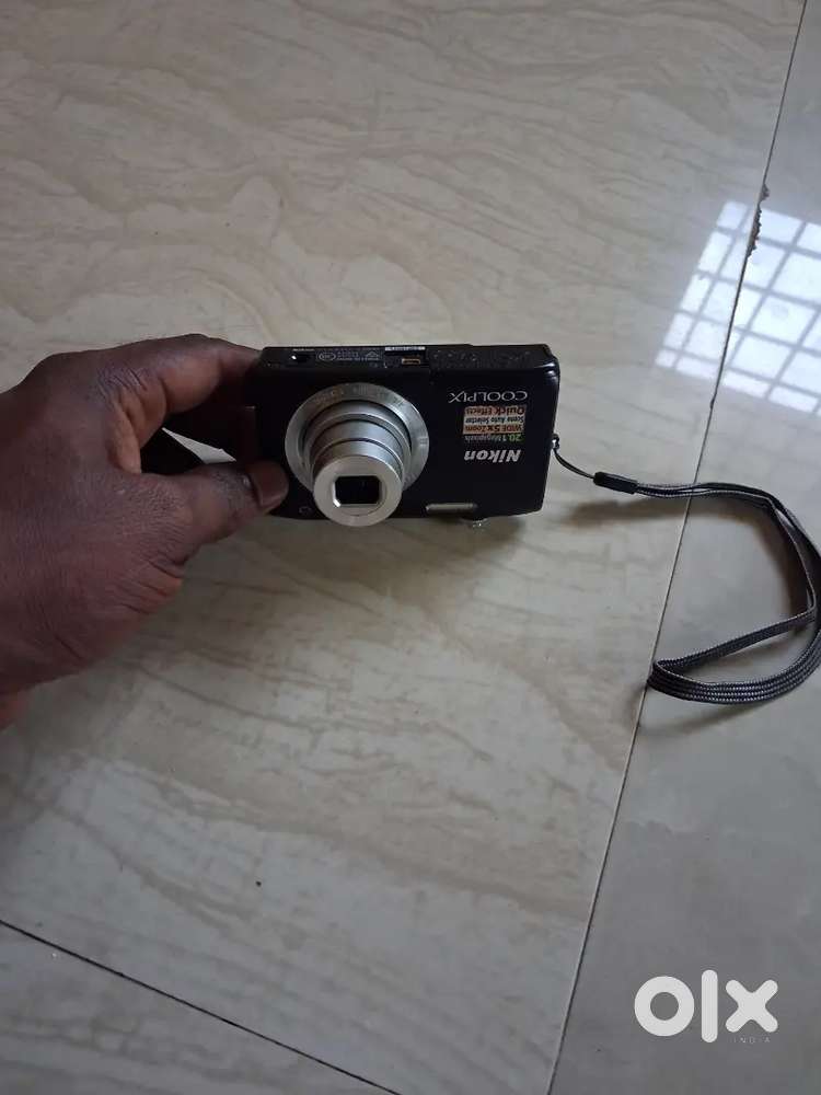 Nikon s2800