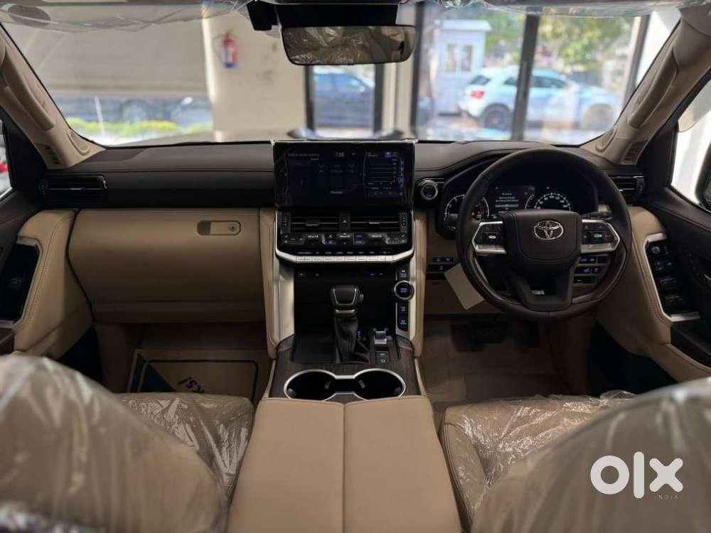 Toyota Land Cruiser Zx Petrol, 2025, Petrol
